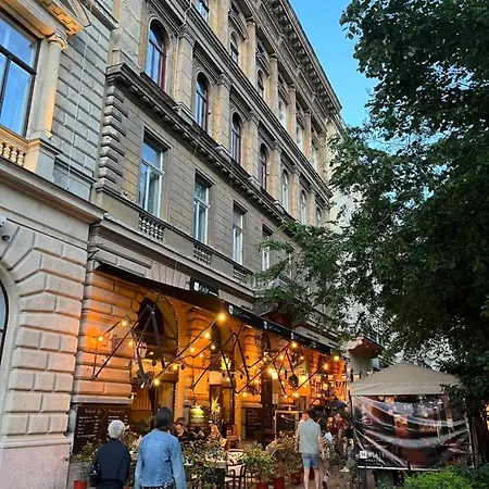 Apartament Casa Nora Liszt Ferenc Ter
